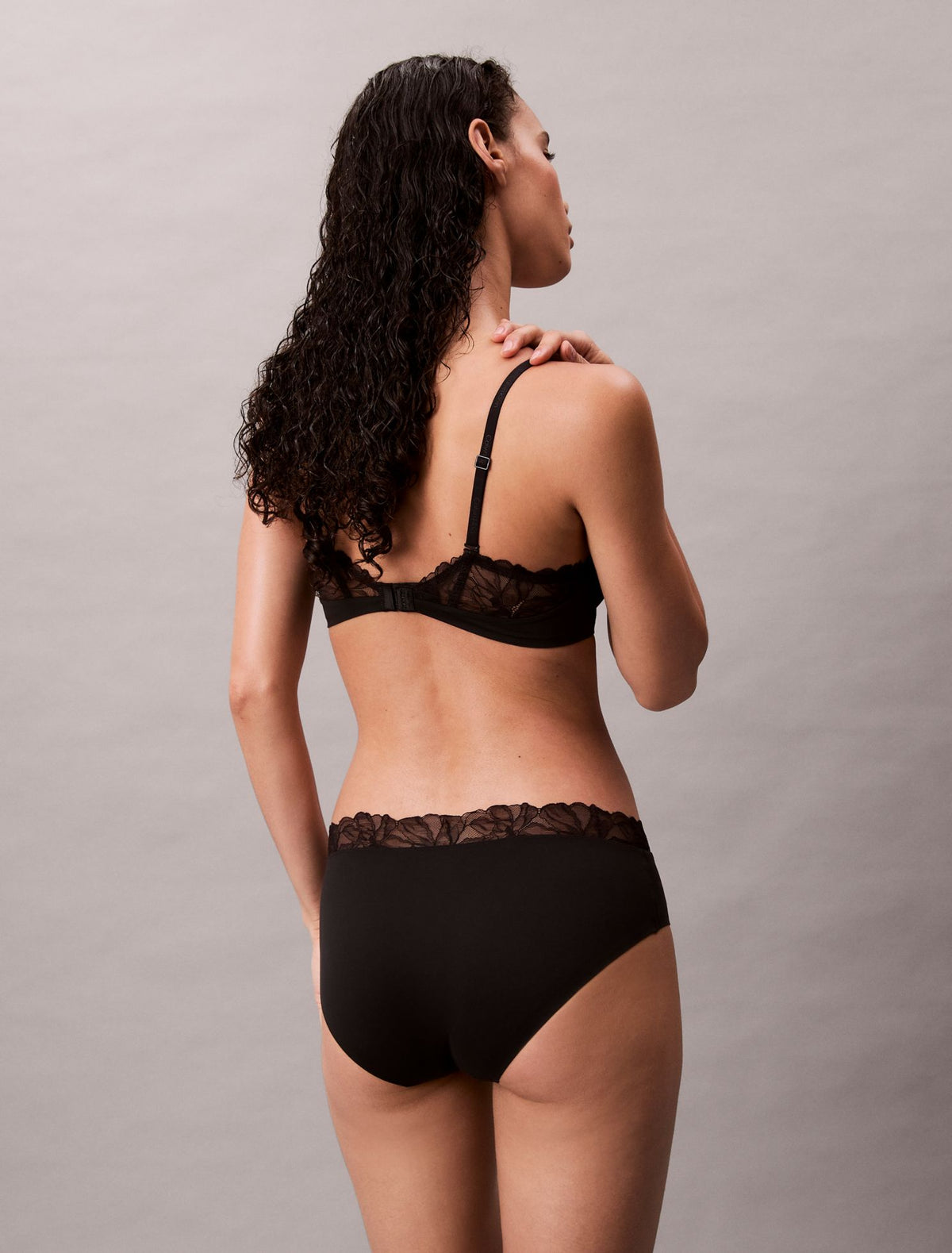 Perfectly Fit Lace Lightly Lined Full Coverage Bra - Calvin Klein Underwear