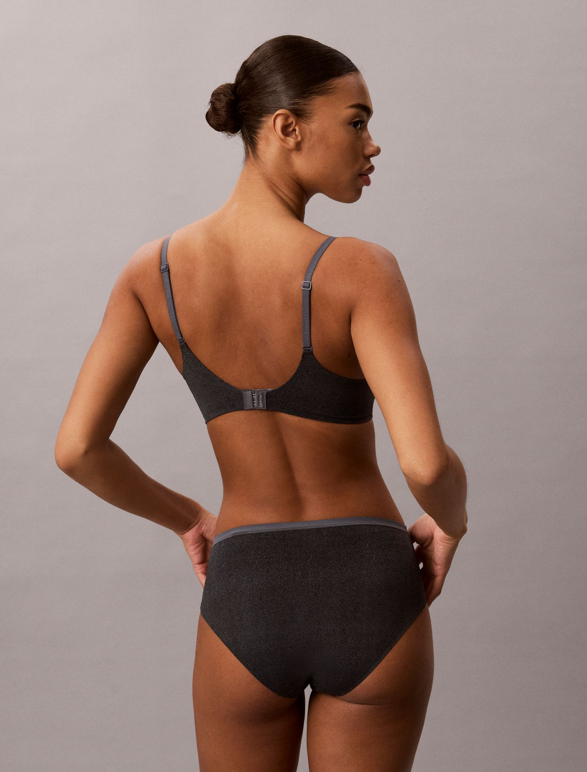 Perfectly Fit Push Up Plunge Bra - Calvin Klein Underwear