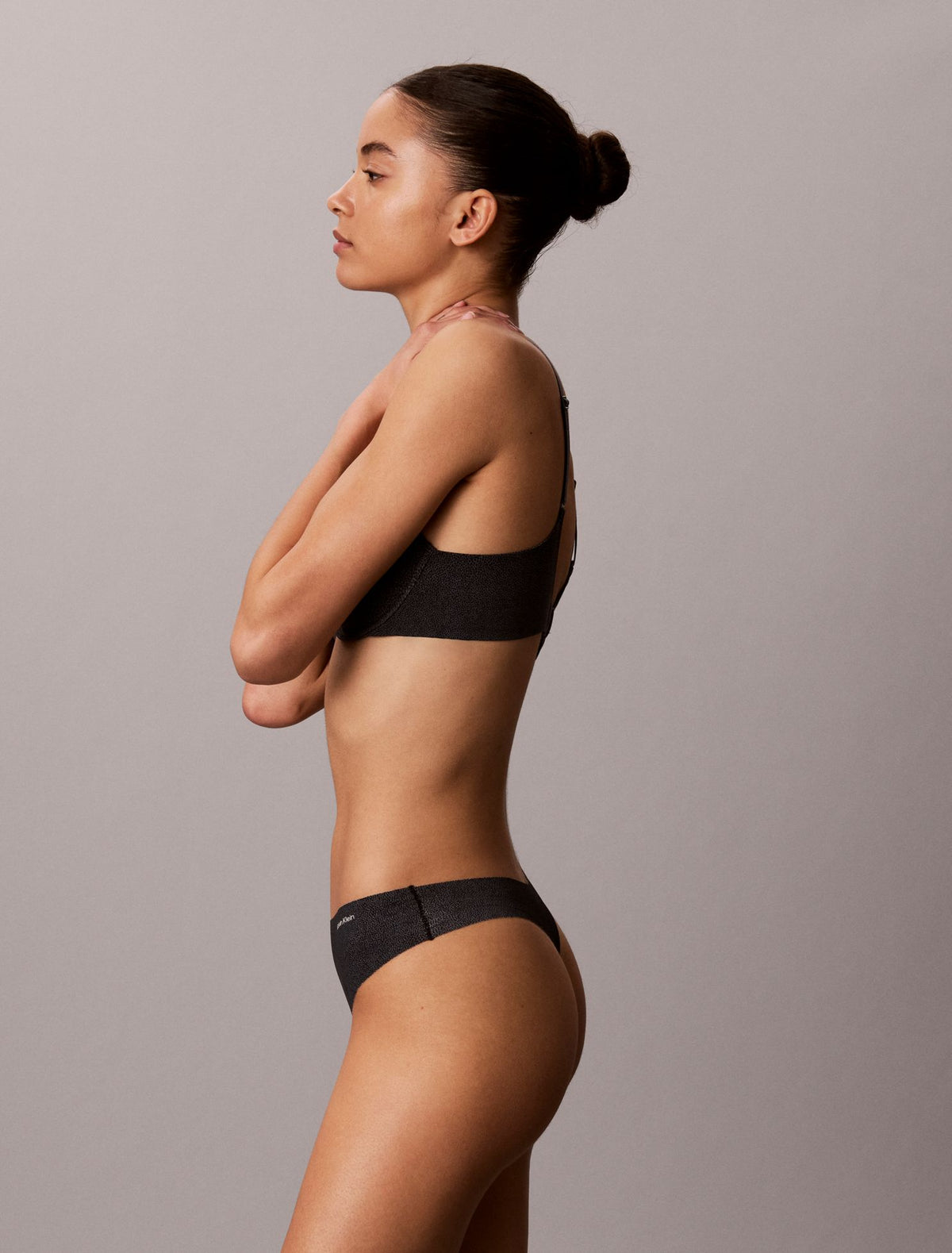 Invisibles Thong - Calvin Klein Underwear