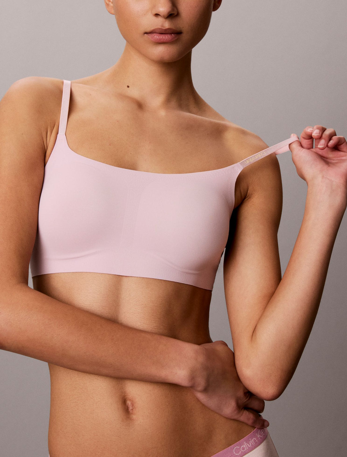 Invisibles Wirefree Lightly Lined Bralette - Calvin Klein Underwear