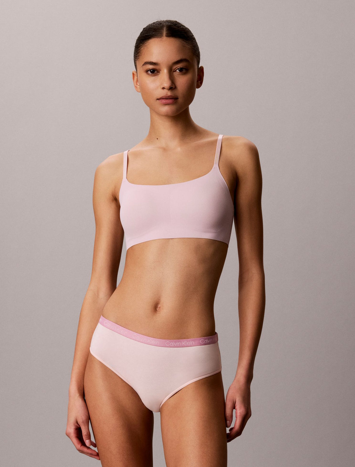 Invisibles Wirefree Lightly Lined Bralette - Calvin Klein Underwear