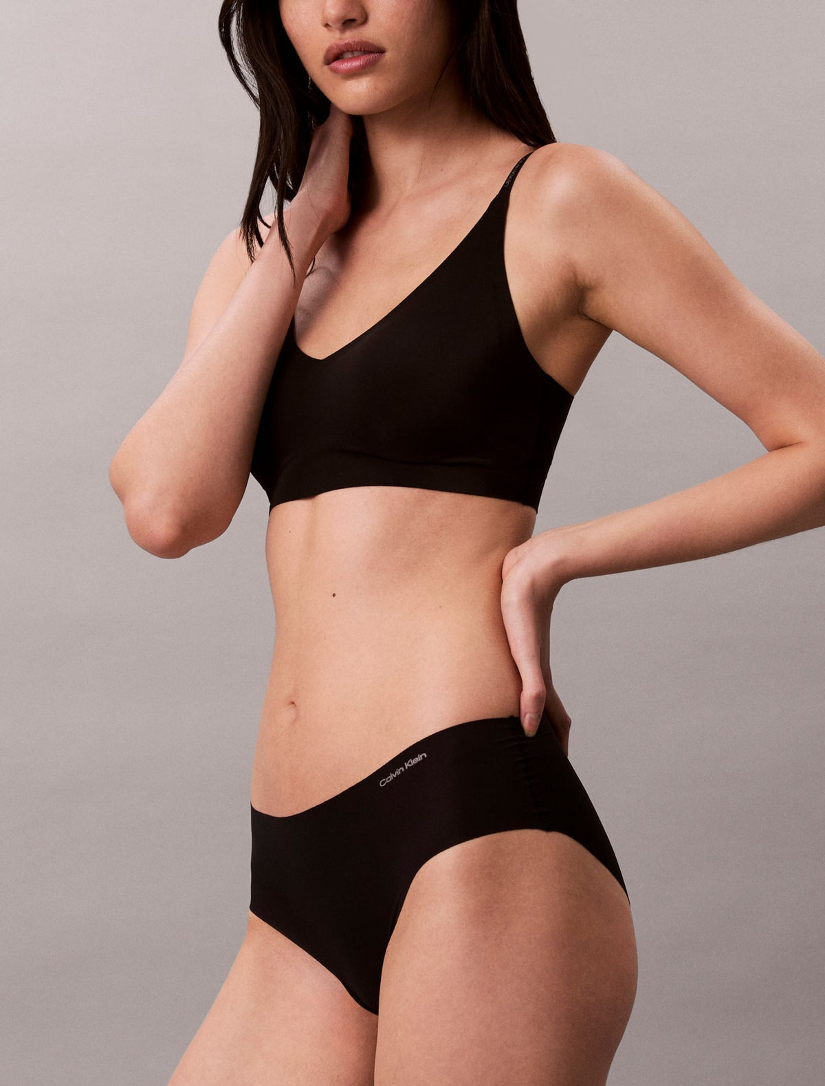 Invisibles Lightly Lined Triangle Bra - Calvin Klein Underwear