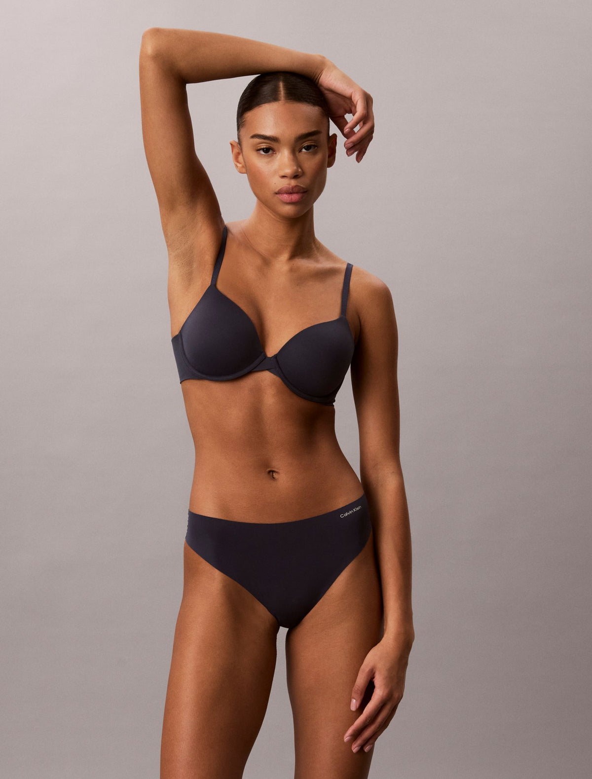 Invisibles Thong - Calvin Klein Underwear