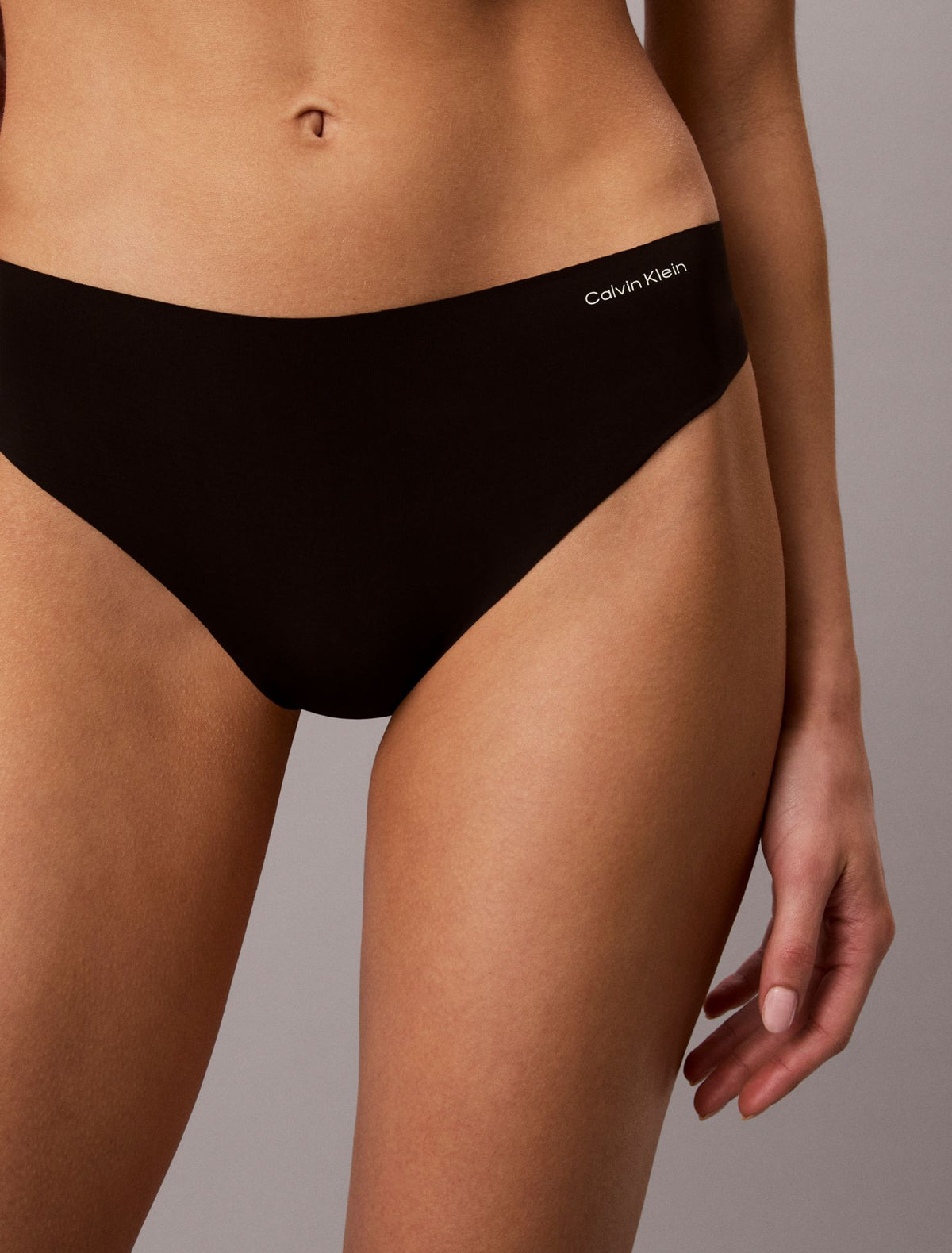Invisibles Thong - Calvin Klein Underwear