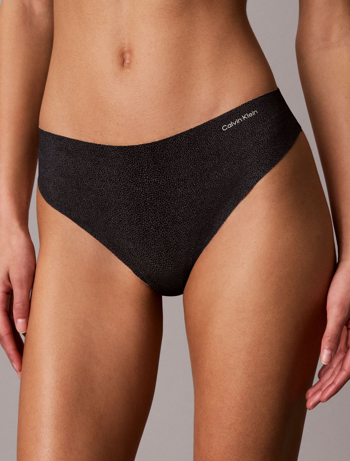 Invisibles Thong - Calvin Klein Underwear