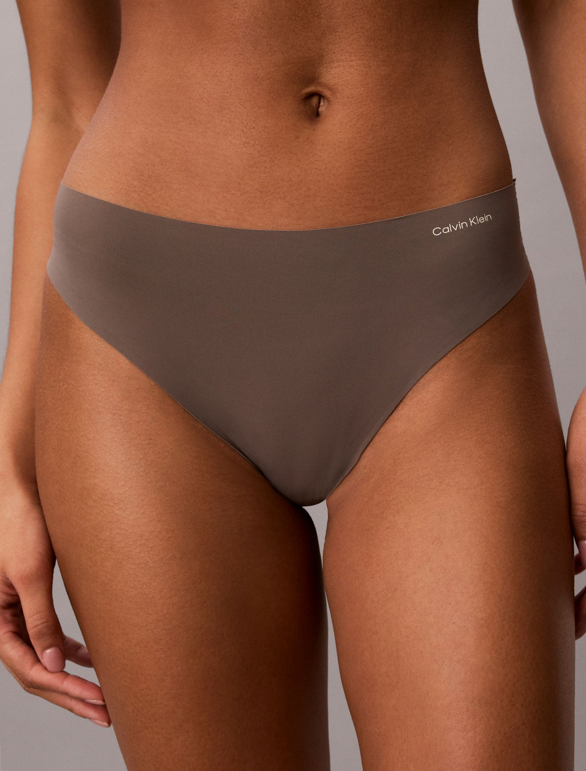 Invisibles Thong - Calvin Klein Underwear