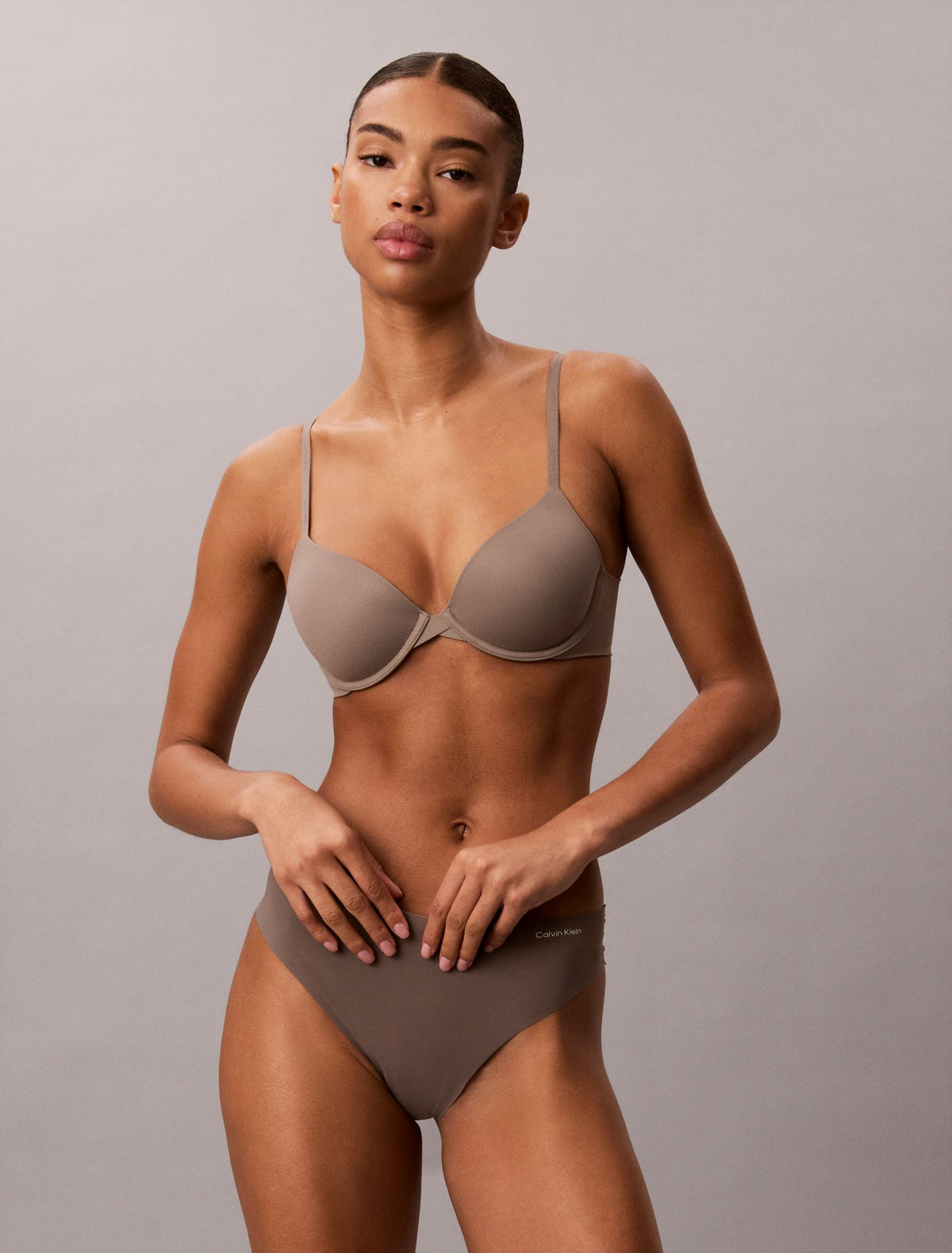Invisibles Thong - Calvin Klein Underwear