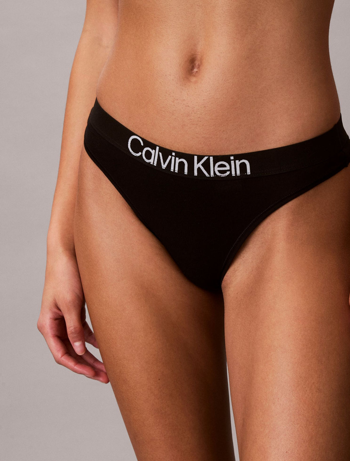 Maximum Cotton Thong - Calvin Klein Underwear