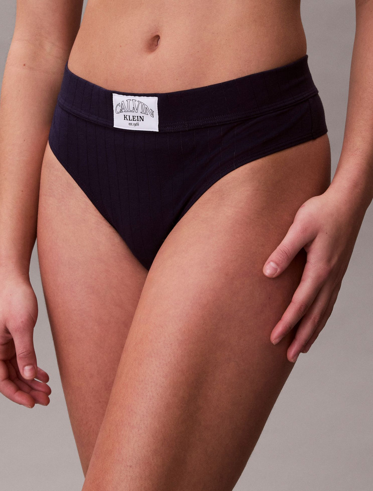 Heritage Classic Cotton Stretch Thong - Calvin Klein Underwear