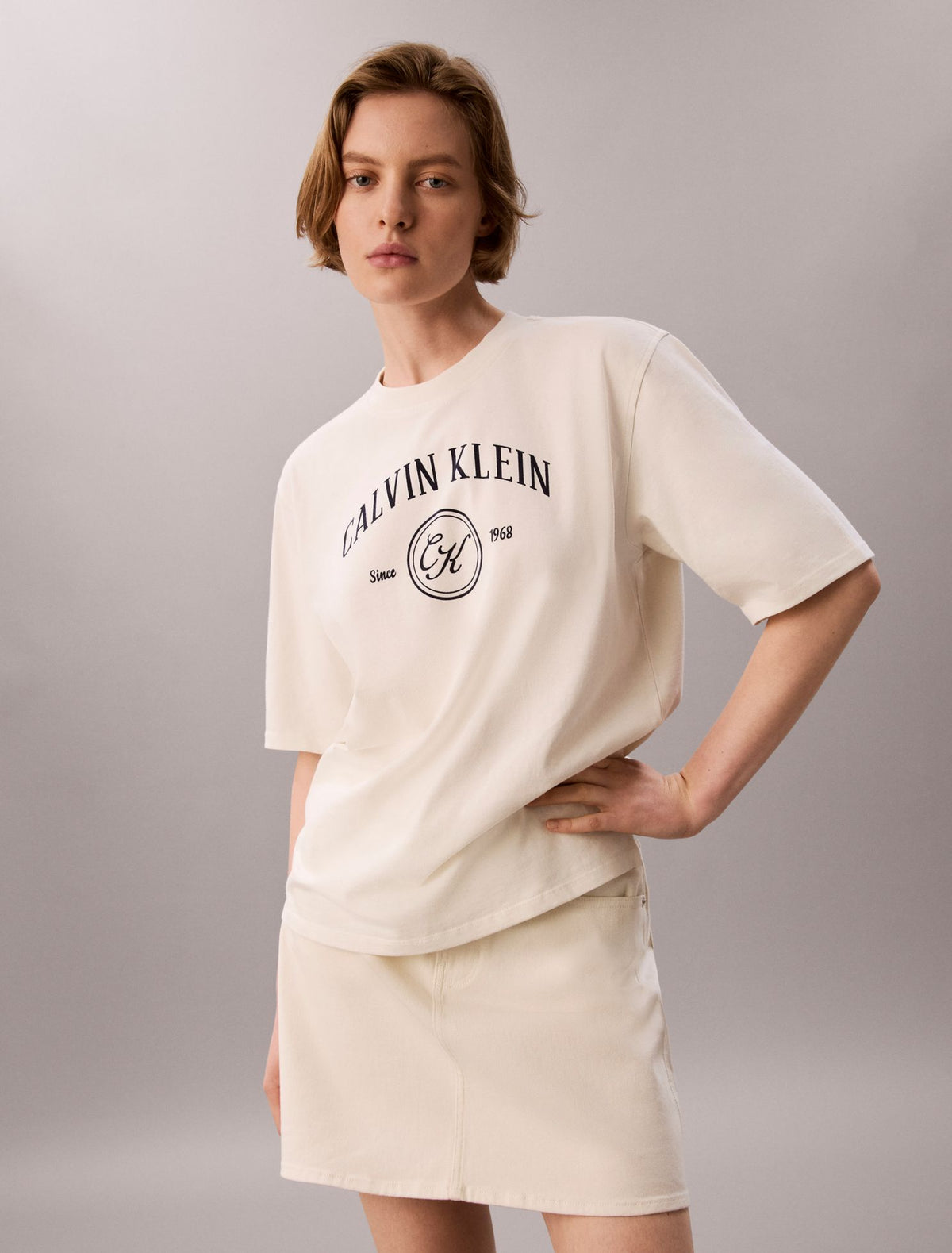 Arch Varsity Logo Graphic Relaxed T-Shirt - Calvin Klein Women