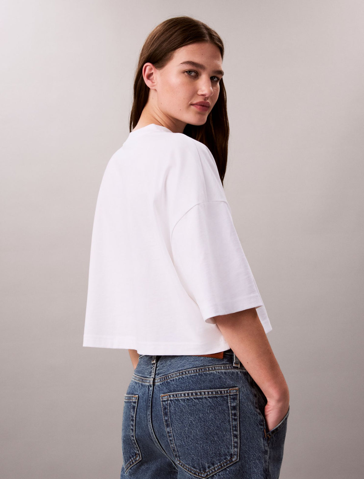 Boxy Cropped Bold Logo Tee - Calvin Klein Women