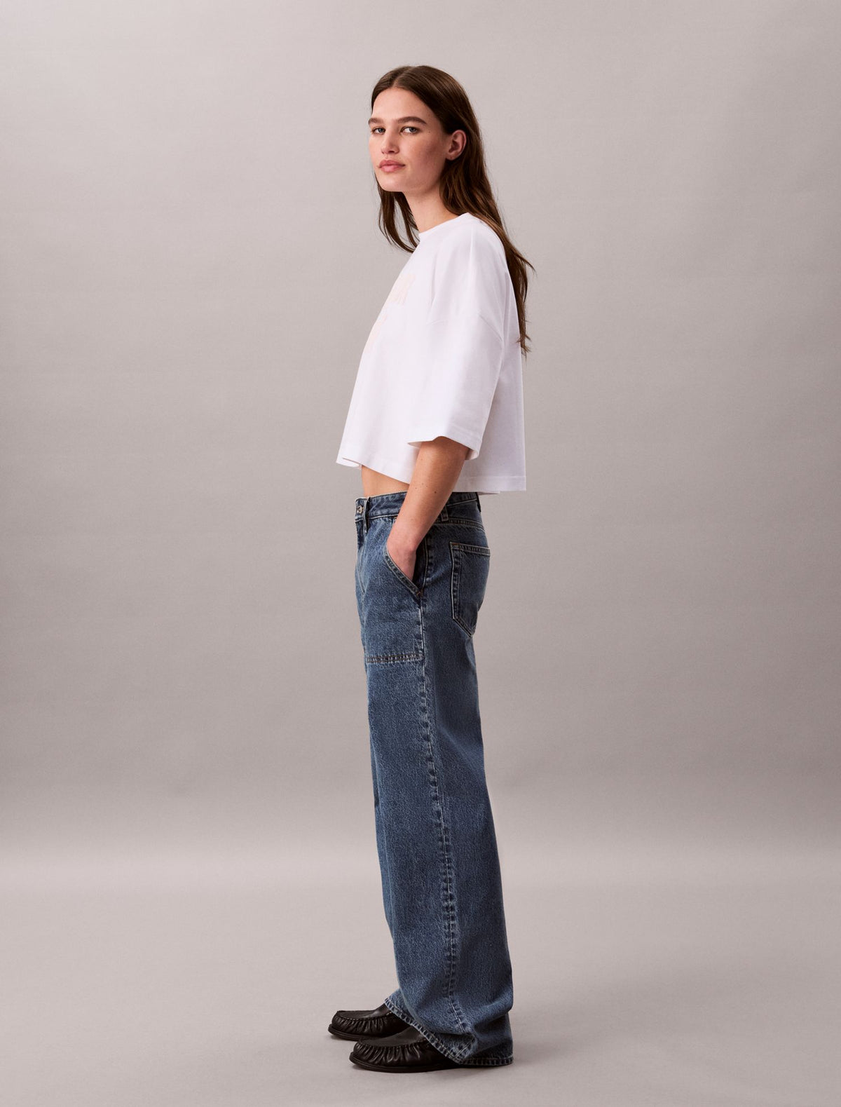 Boxy Cropped Bold Logo Tee - Calvin Klein Women