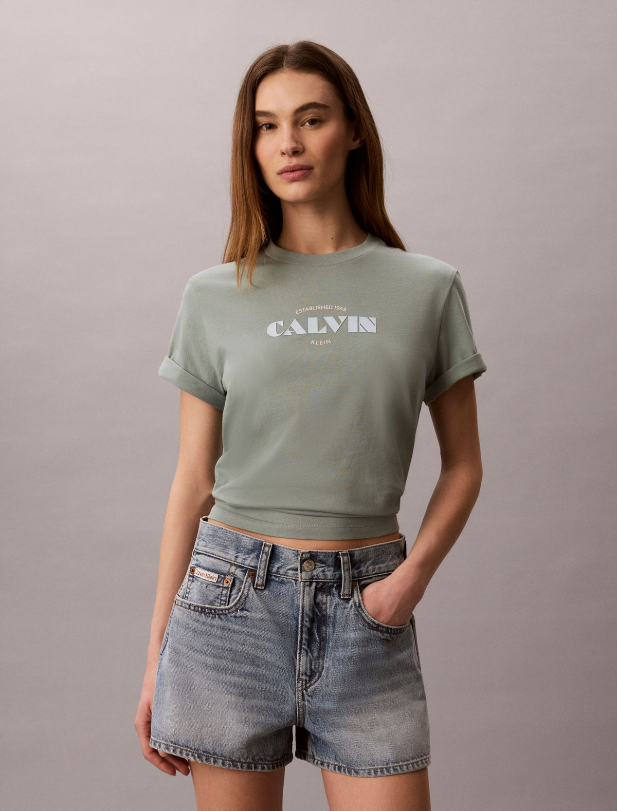 Bold Logo Graphic Classic T-Shirt - Calvin Klein Women