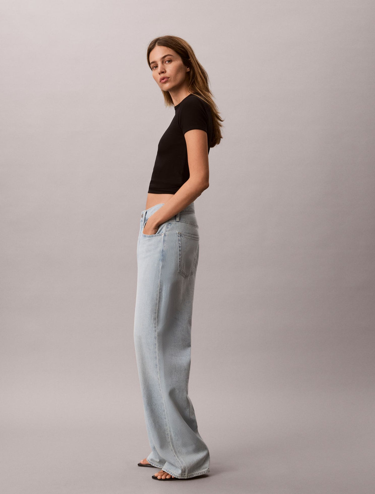 Contour Rib Logo Cropped Tee - Calvin Klein Women