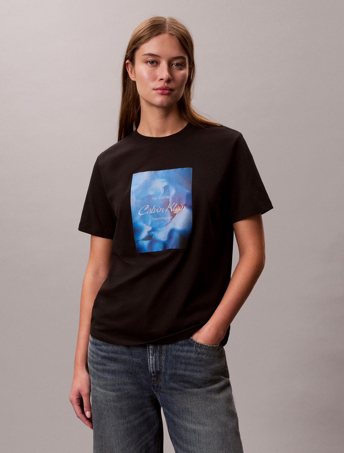 Flower Script Logo Graphic Classic T-Shirt - Calvin Klein Women