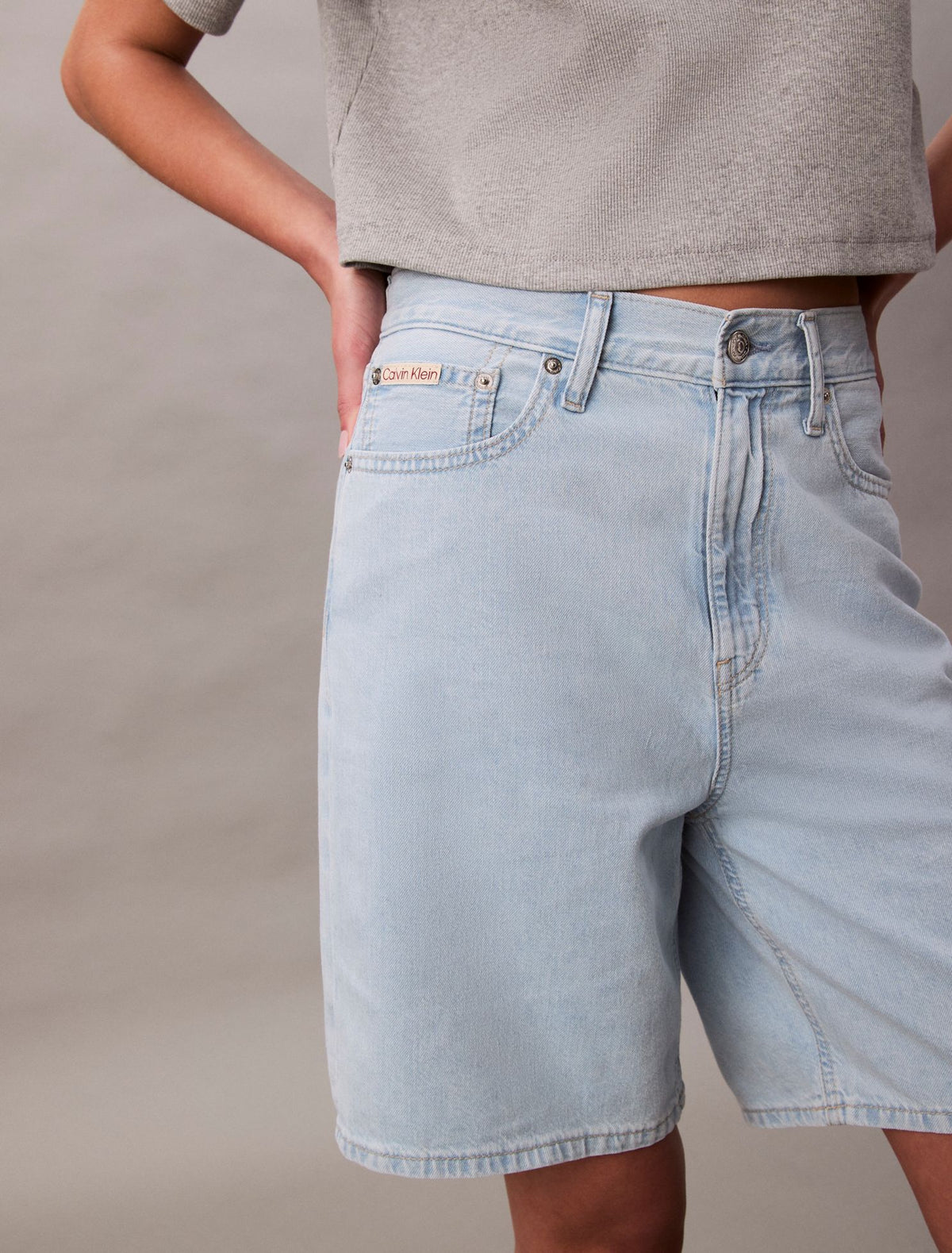 Linen Blend Relaxed Denim Bermuda Shorts - Calvin Klein Women